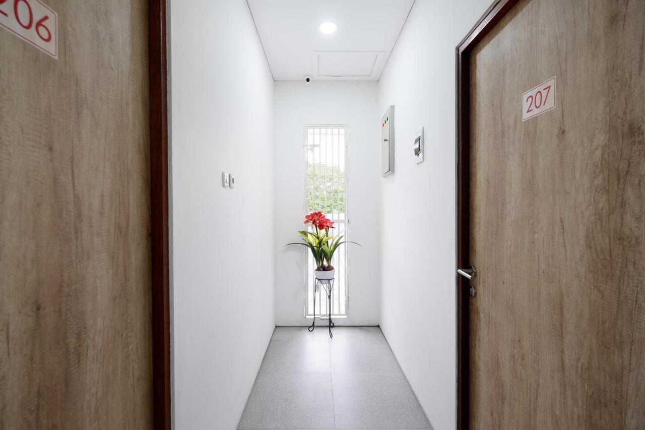 Oyo 2298 Jebres House Syariah Hotel Solo Eksteriør billede