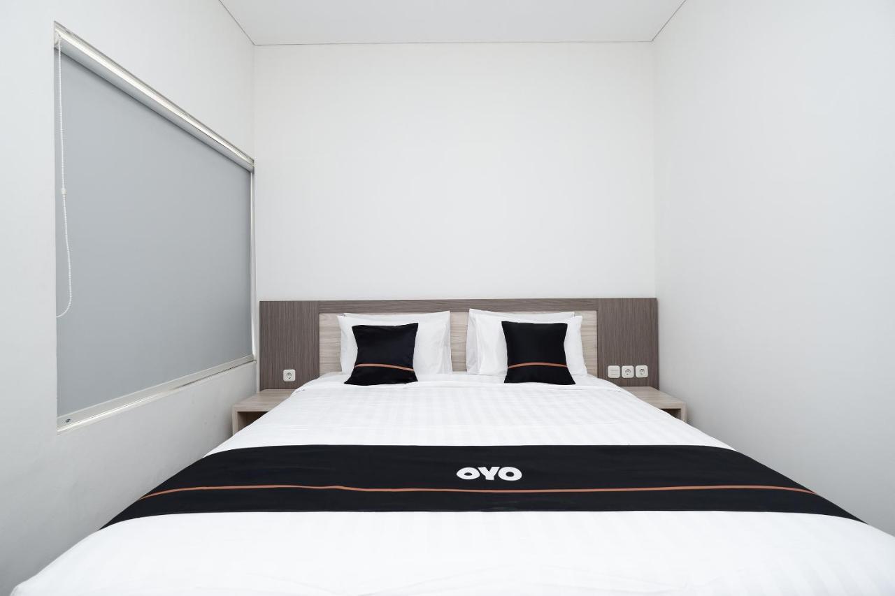 Oyo 2298 Jebres House Syariah Hotel Solo Eksteriør billede