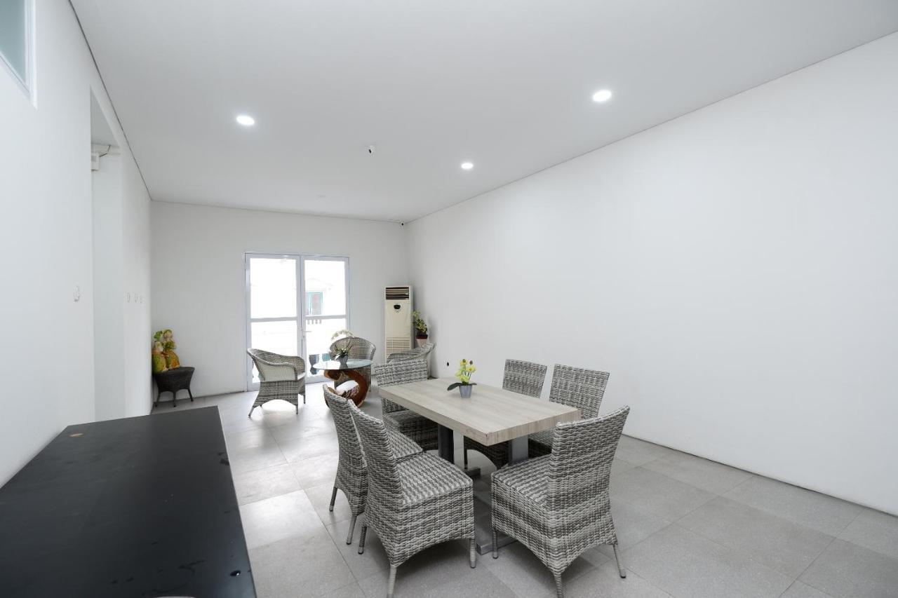 Oyo 2298 Jebres House Syariah Hotel Solo Eksteriør billede