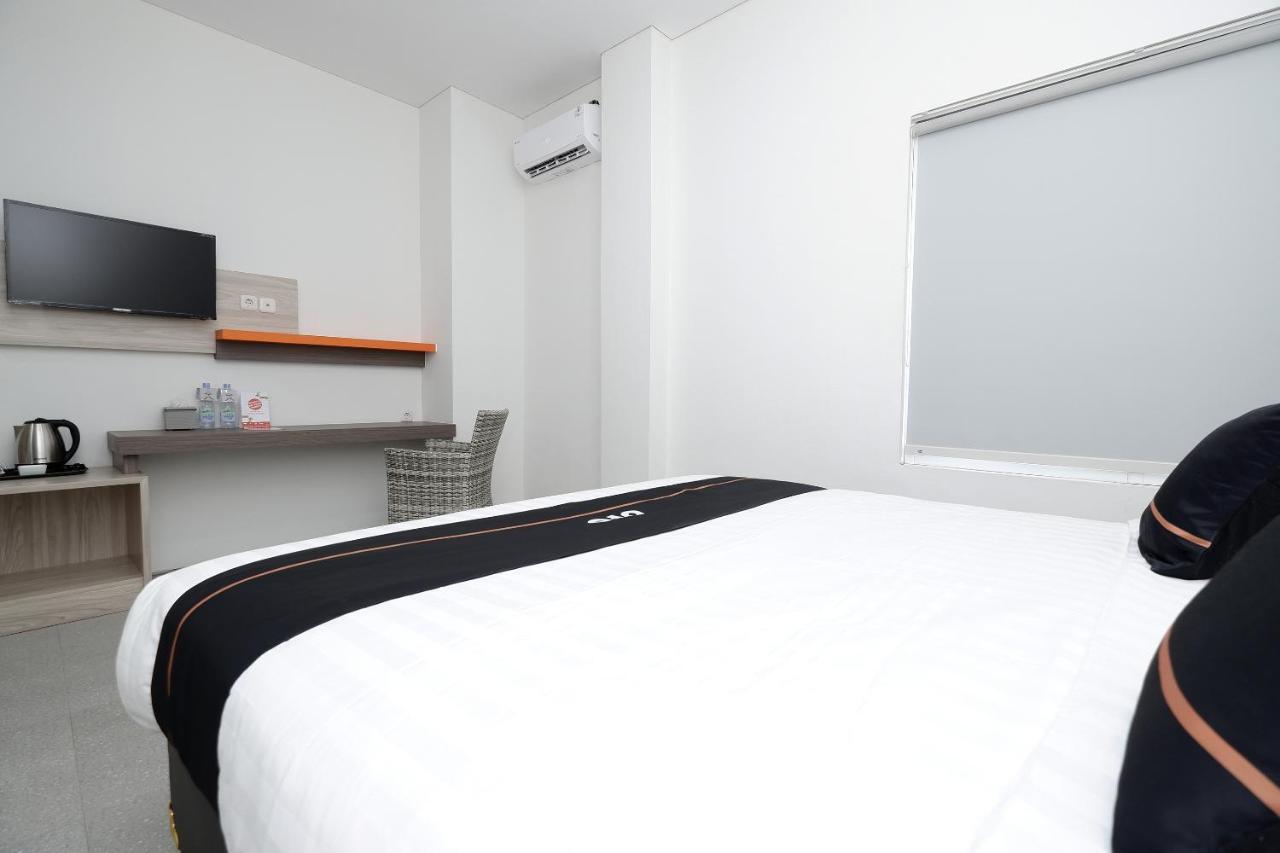 Oyo 2298 Jebres House Syariah Hotel Solo Eksteriør billede