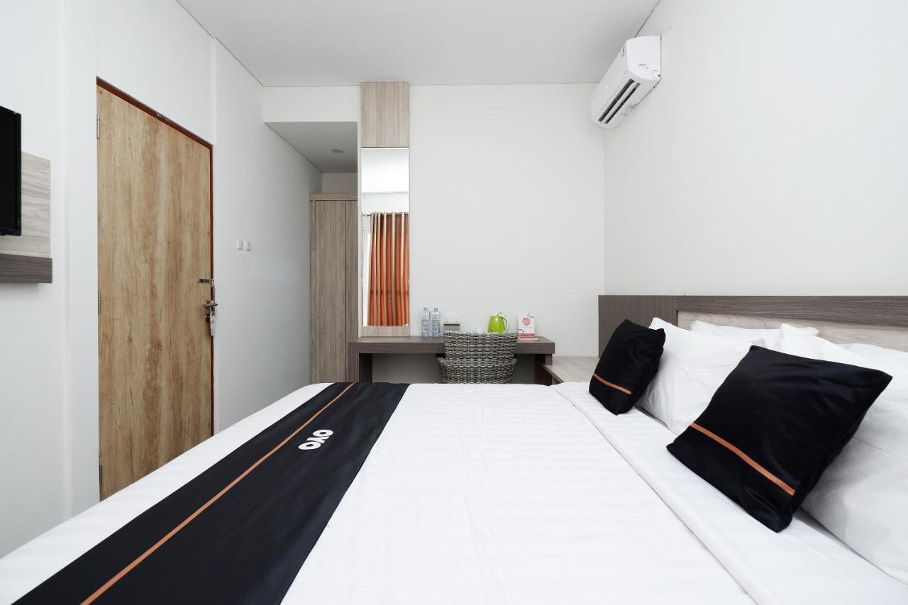 Oyo 2298 Jebres House Syariah Hotel Solo Eksteriør billede