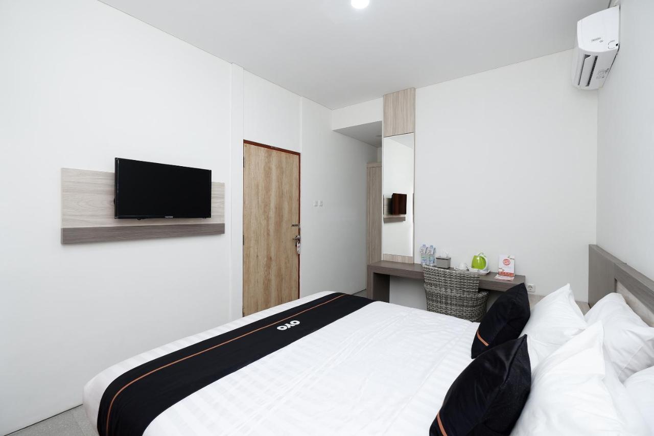 Oyo 2298 Jebres House Syariah Hotel Solo Eksteriør billede